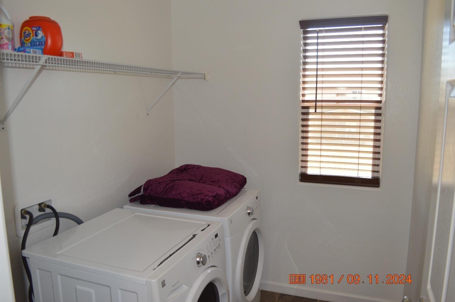 Chowchilla, California 93610, United States, 5 Bedrooms Bedrooms, ,3 BathroomsBathrooms,Residential,Pending,30774