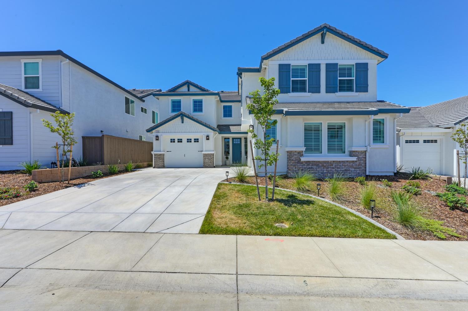 716 Saddlerock Way