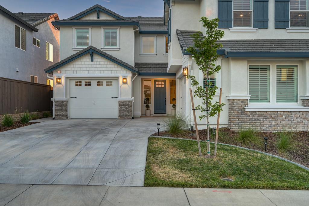 716 Saddlerock Way