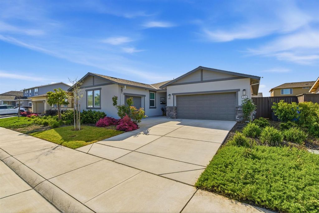 Photo of 974 N Lyonia Drive, Galt, CA 95632 (MLS # 226032894)