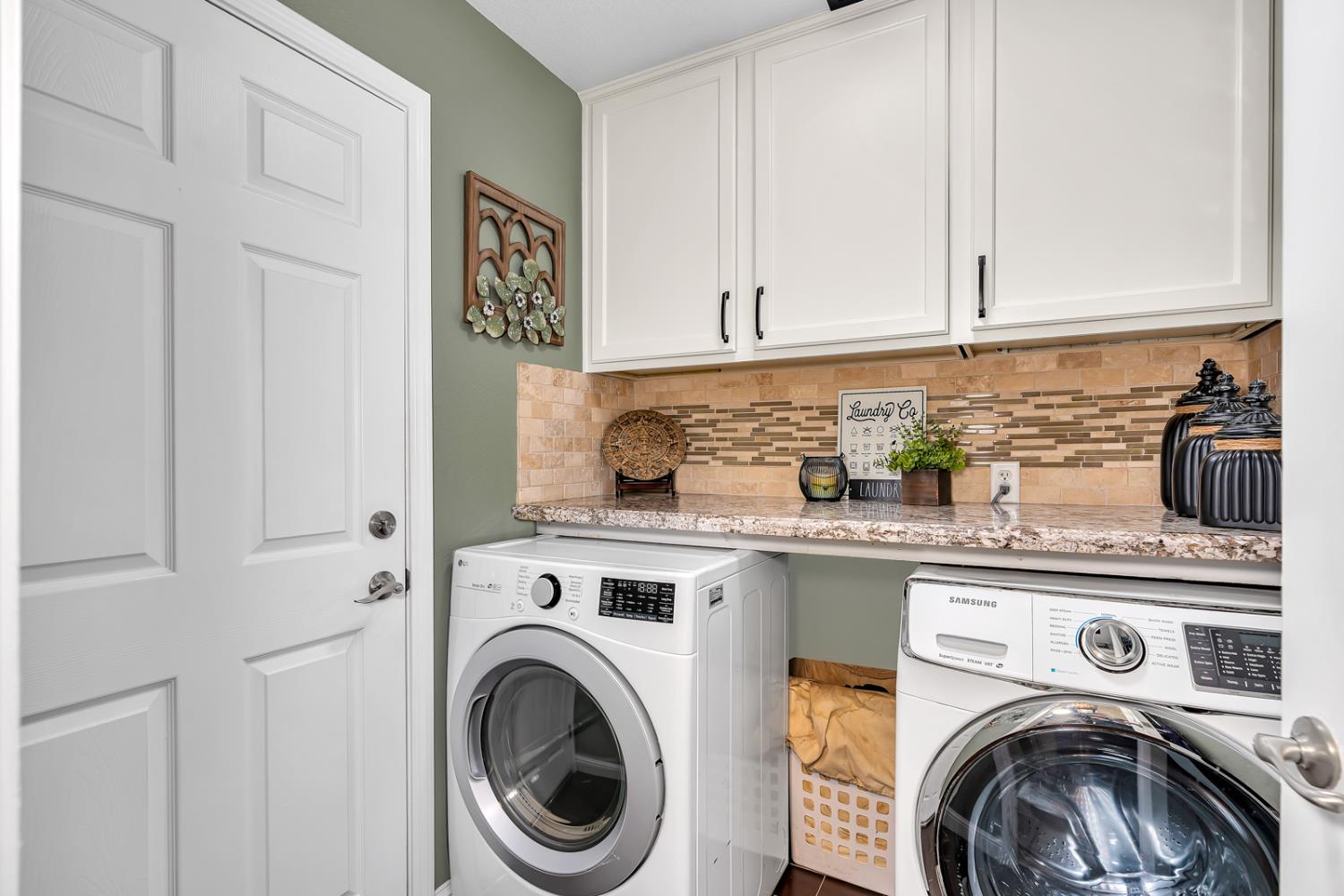 Winton, California 95388, United States, 3 Bedrooms Bedrooms, ,2 BathroomsBathrooms,Residential,Active,209176