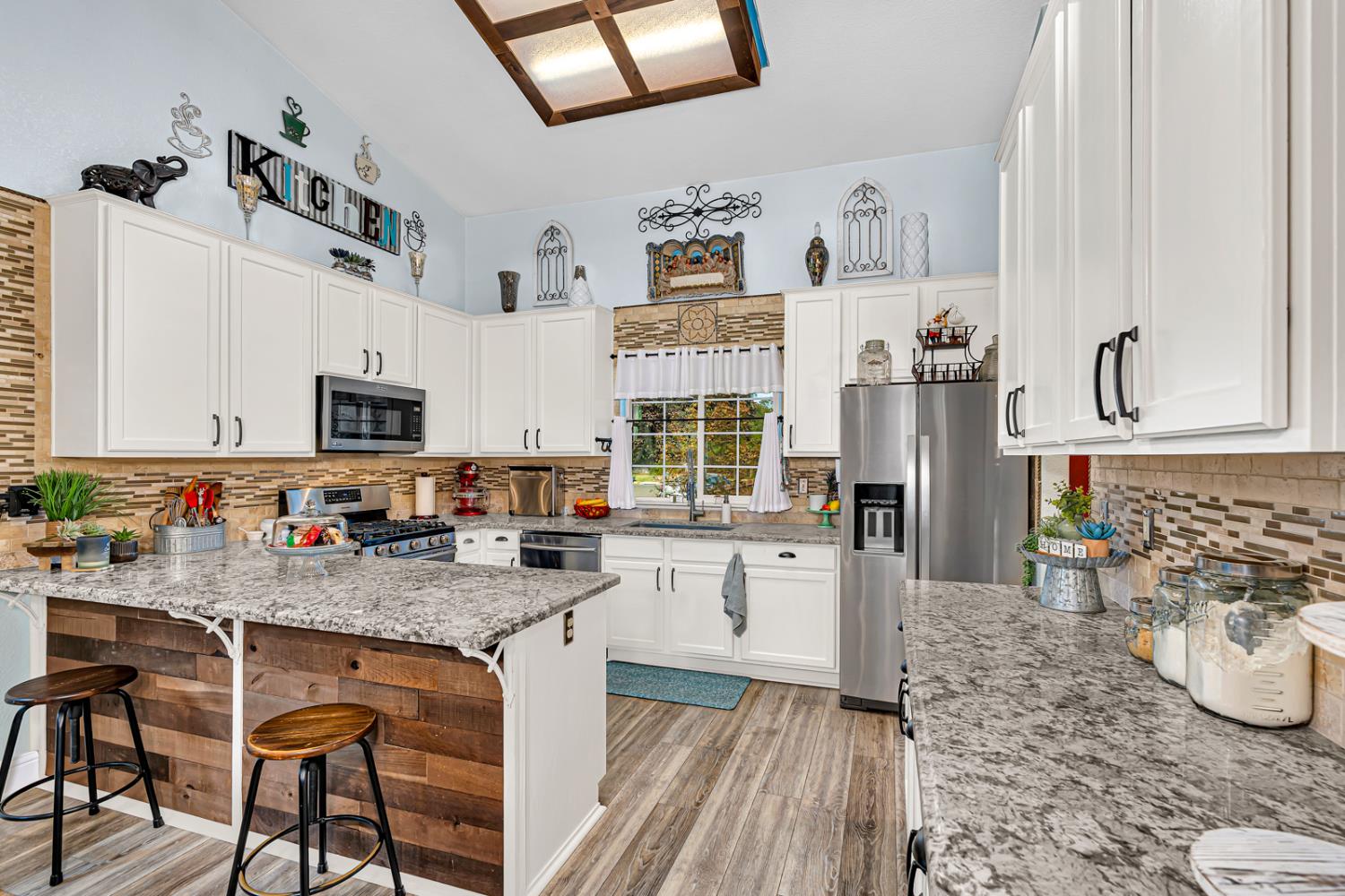 Winton, California 95388, United States, 3 Bedrooms Bedrooms, ,2 BathroomsBathrooms,Residential,Active,209176