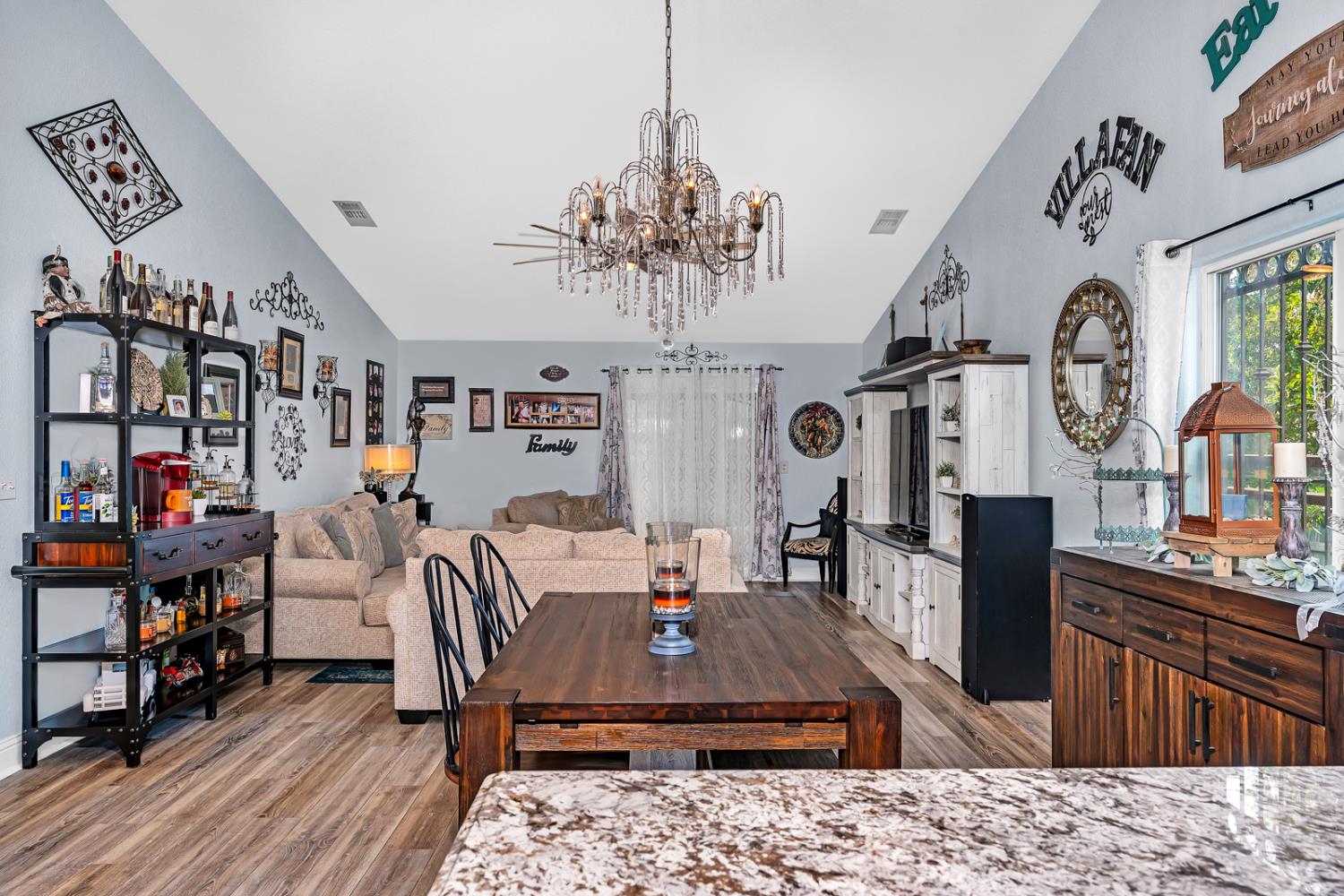 Winton, California 95388, United States, 3 Bedrooms Bedrooms, ,2 BathroomsBathrooms,Residential,Active,209176