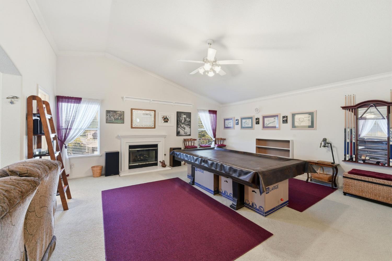 1892 Avenida Martina