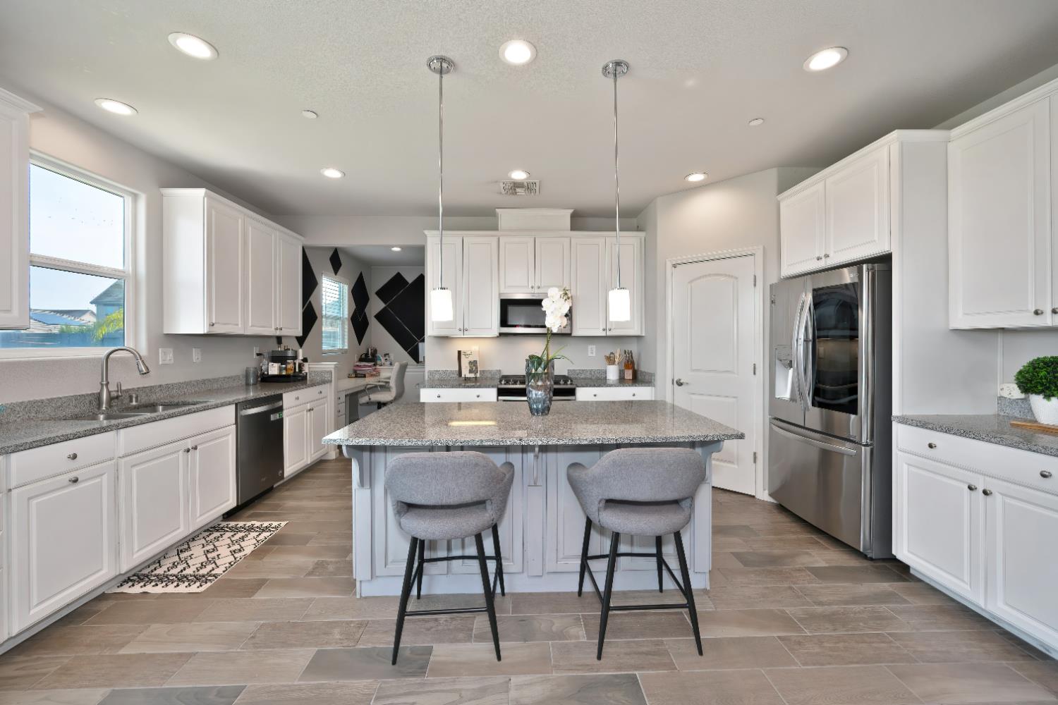 7860 Mount Evans Circle