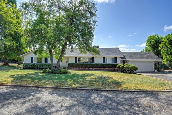 13924 RIDGE RD, SUTTER CREEK, CA 95685 - Image 7e1d3eee8417b30ae77ef2dfb1c5f83c/3563353965