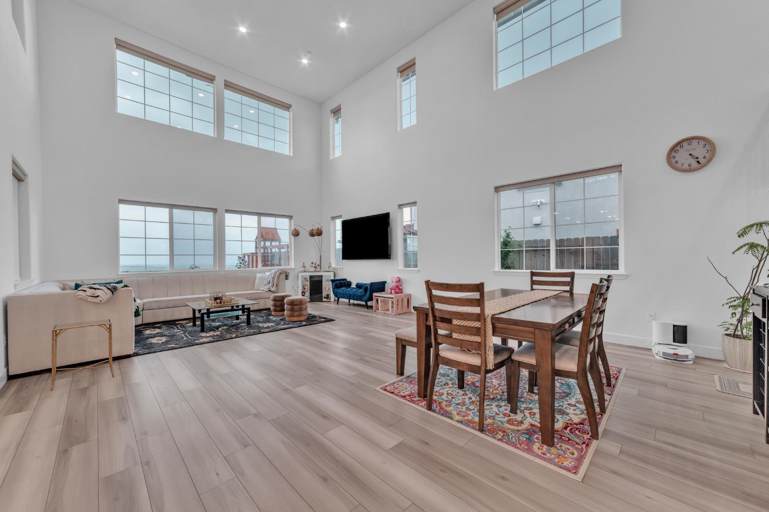 4583 Scenic Vista Drive