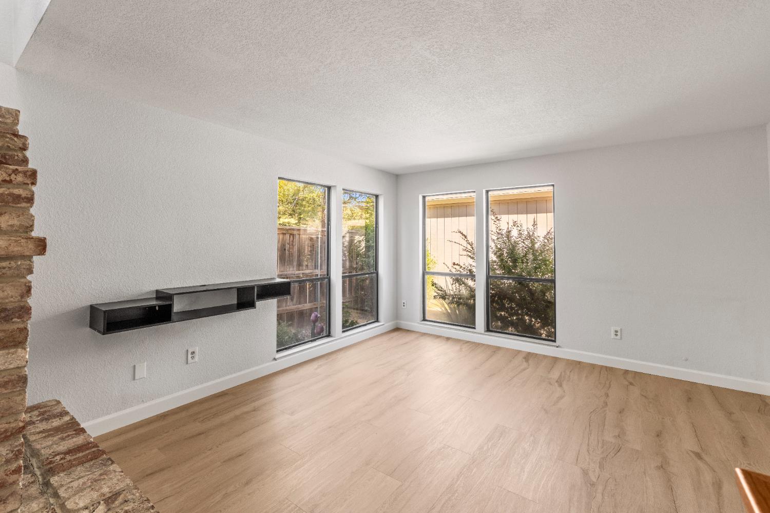 4027 Hollow Wood Court