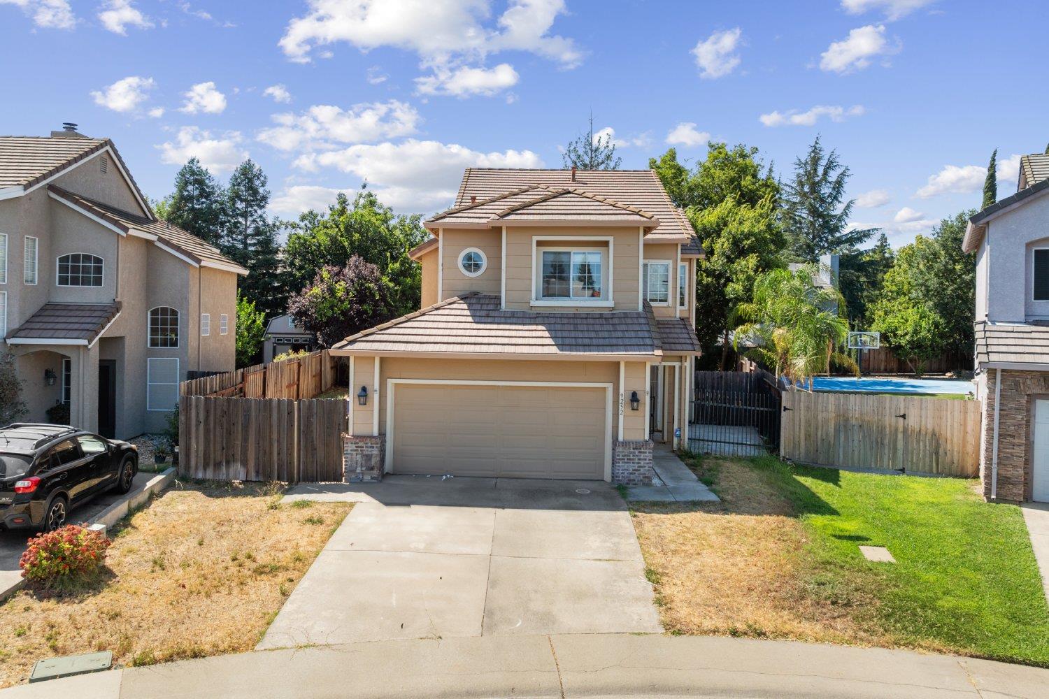 9252 Faraway Place