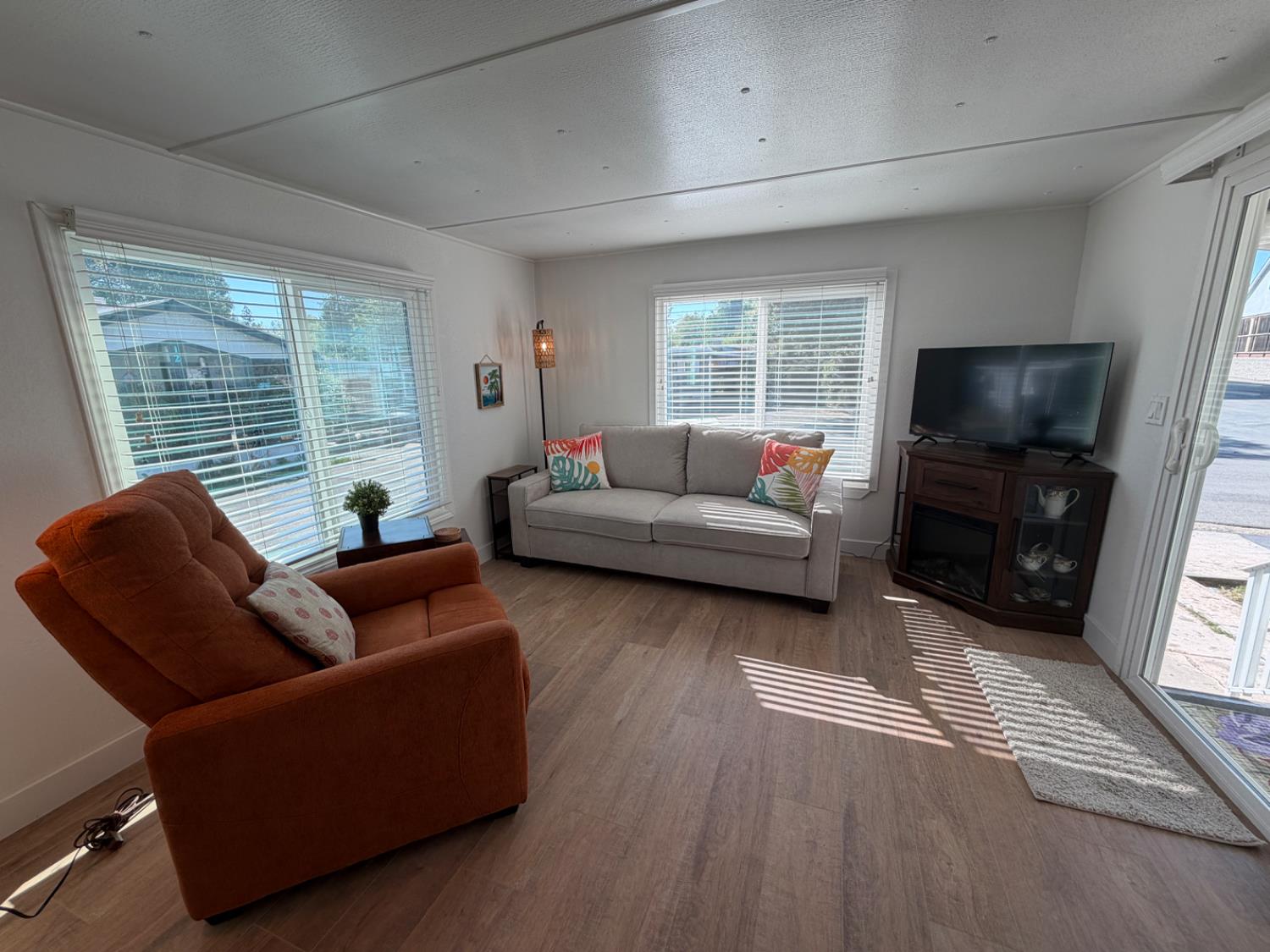 9060 Auburn Folsom Road 19