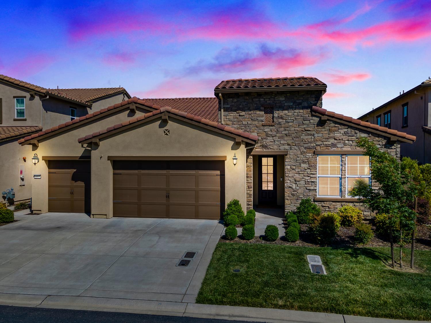 El Dorado Hills, California 95762, United States, 3 Bedrooms Bedrooms, ,4 BathroomsBathrooms,Residential,Active,140710