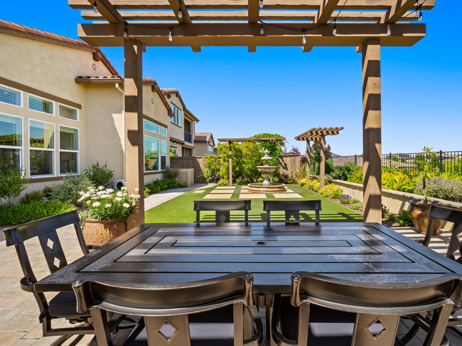 El Dorado Hills, California 95762, United States, 3 Bedrooms Bedrooms, ,4 BathroomsBathrooms,Residential,Active,140710