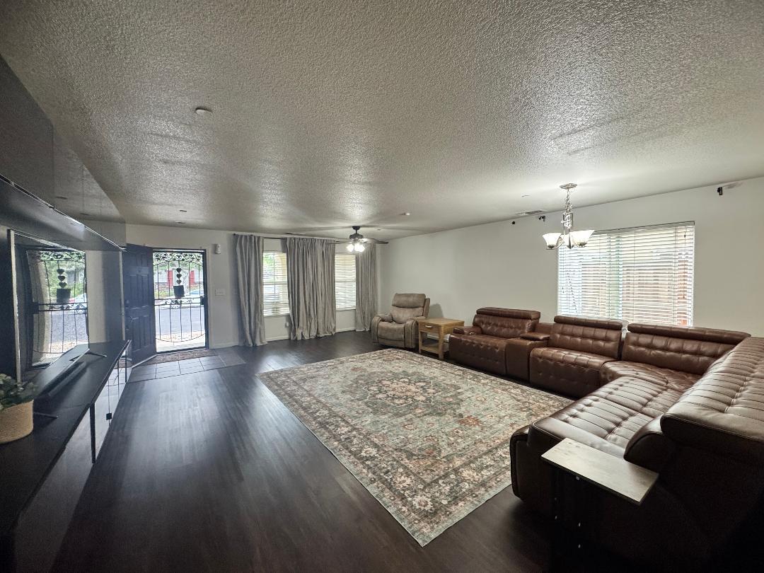 2558 Allen Circle