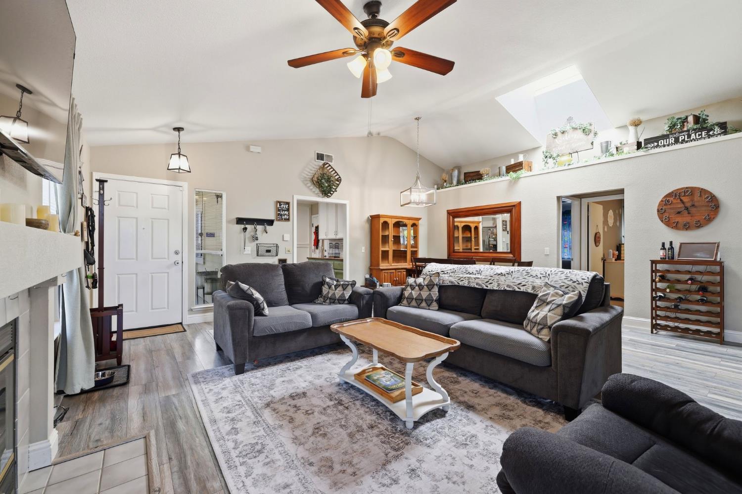 5200 Laguna Crest Way
