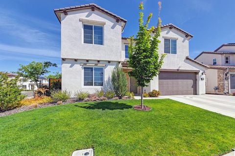 MLS: 225043023