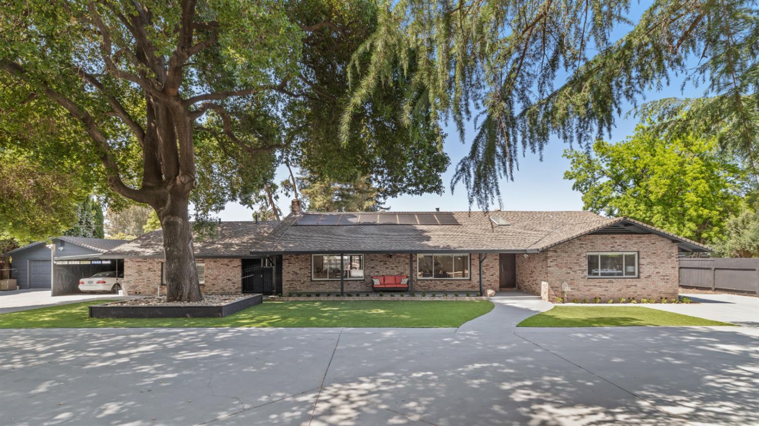 3221 Country Club Boulevard