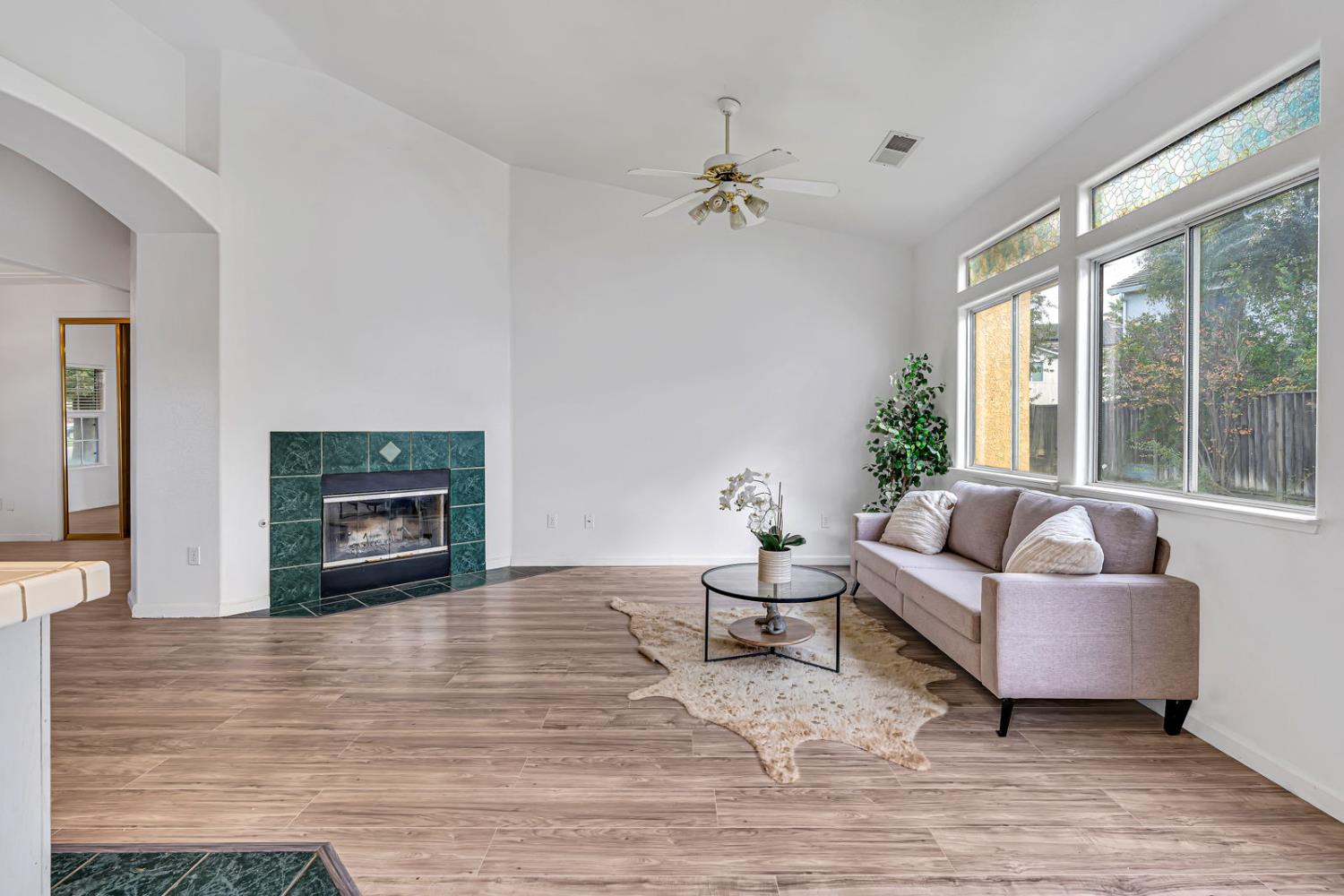 Los Banos, California 93635, United States, 3 Bedrooms Bedrooms, ,2 BathroomsBathrooms,Residential,Pending,246597