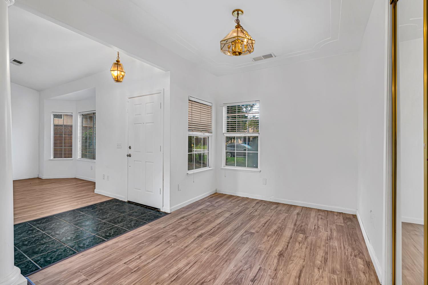 Los Banos, California 93635, United States, 3 Bedrooms Bedrooms, ,2 BathroomsBathrooms,Residential,Pending,246597