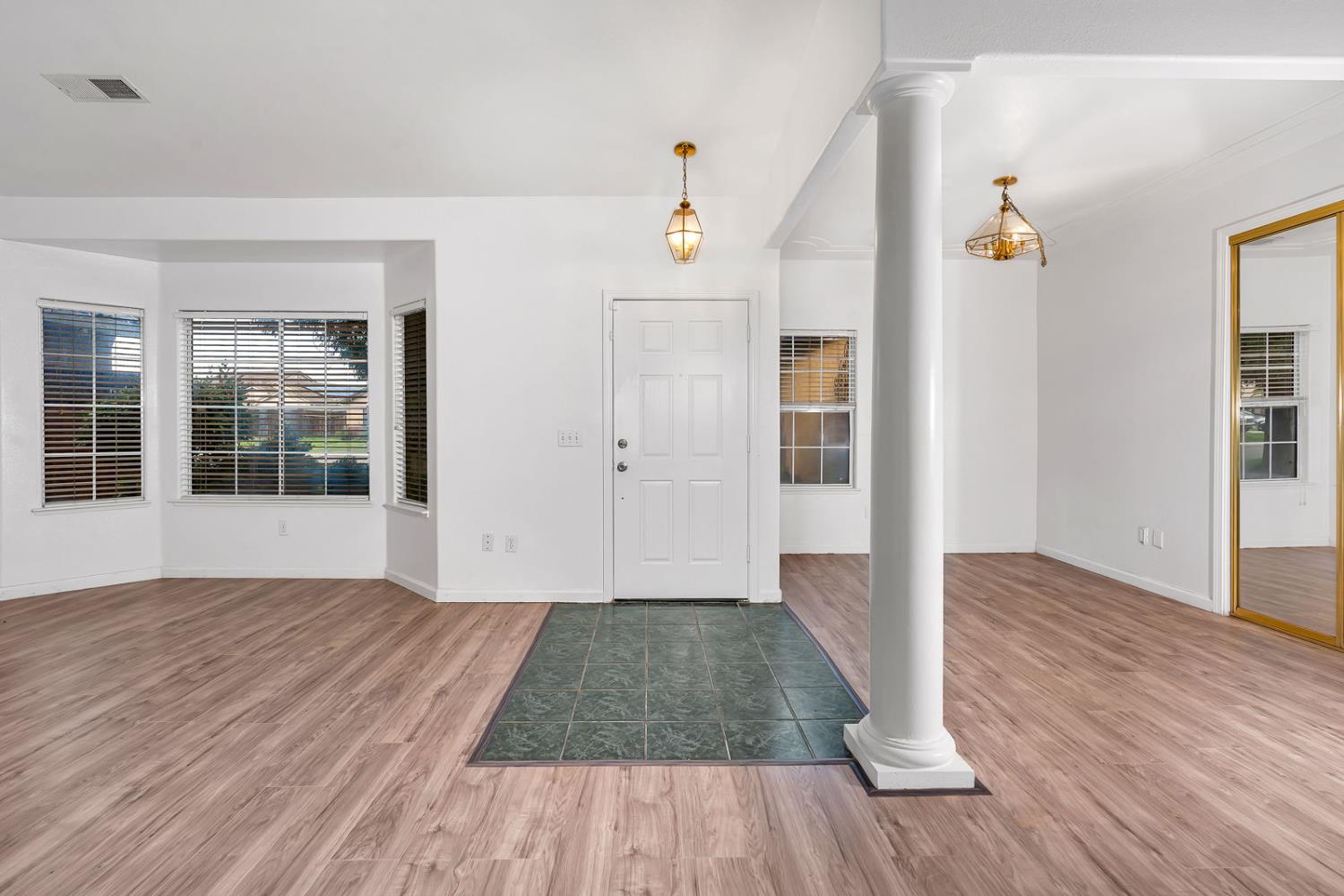 Los Banos, California 93635, United States, 3 Bedrooms Bedrooms, ,2 BathroomsBathrooms,Residential,Pending,246597