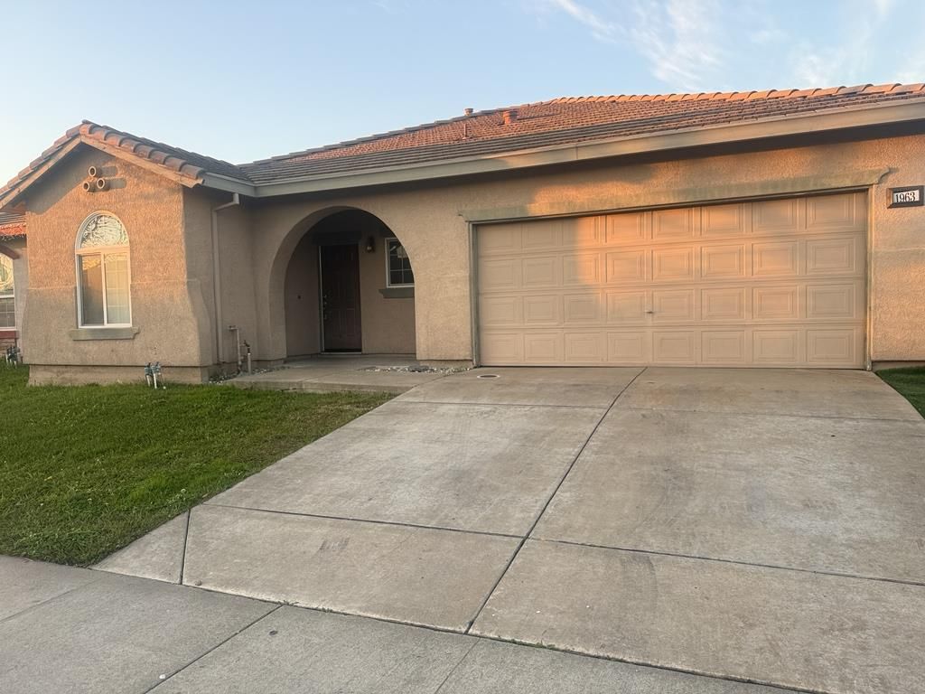 Photo of 1963 Bonavista Way, Sacramento, CA 95832 (MLS # 226029148)