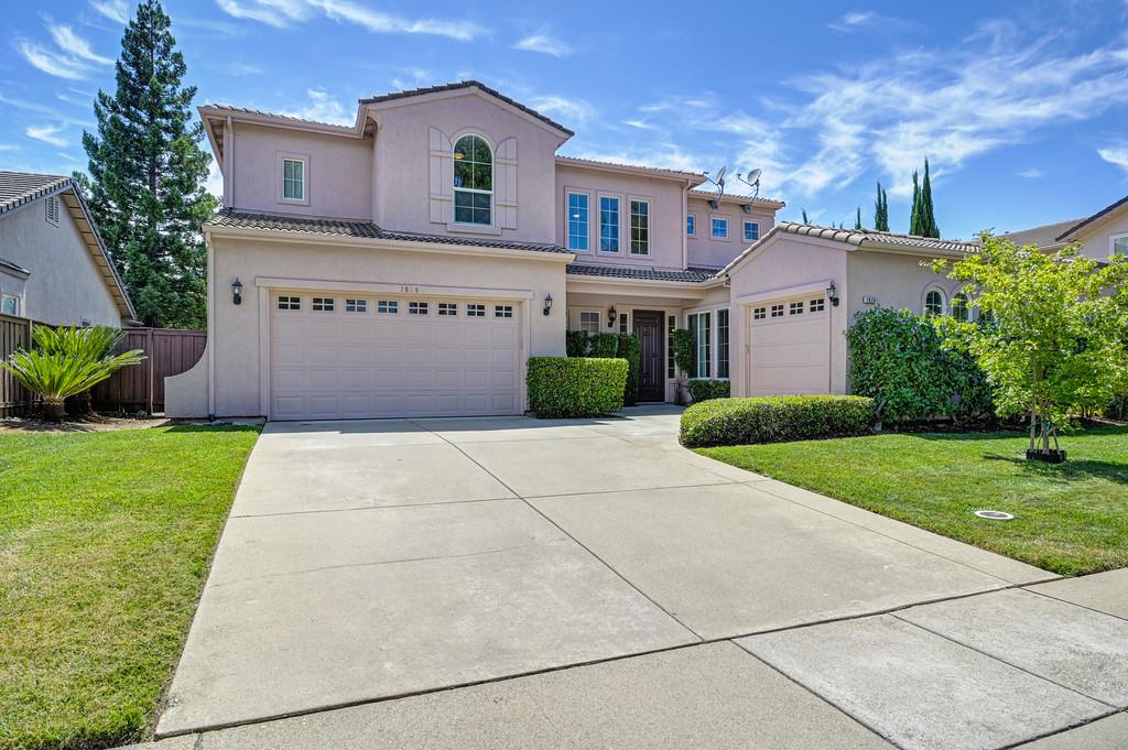1828 Swinton Drive