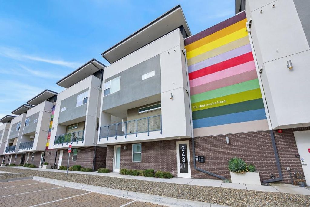 Photo of 2431 Cleat Lane #101, Sacramento, CA 95818 (MLS # 226019595)