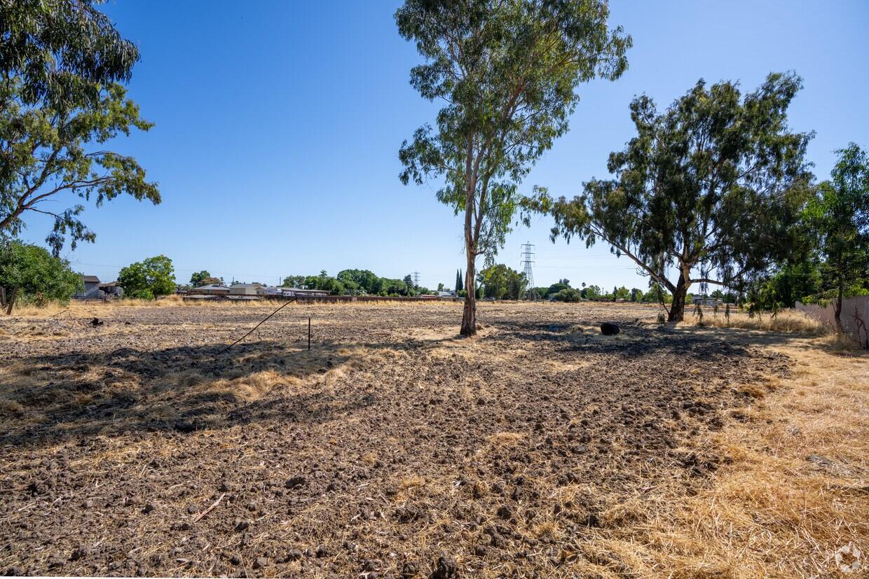 8095 E Stockton Boulevard