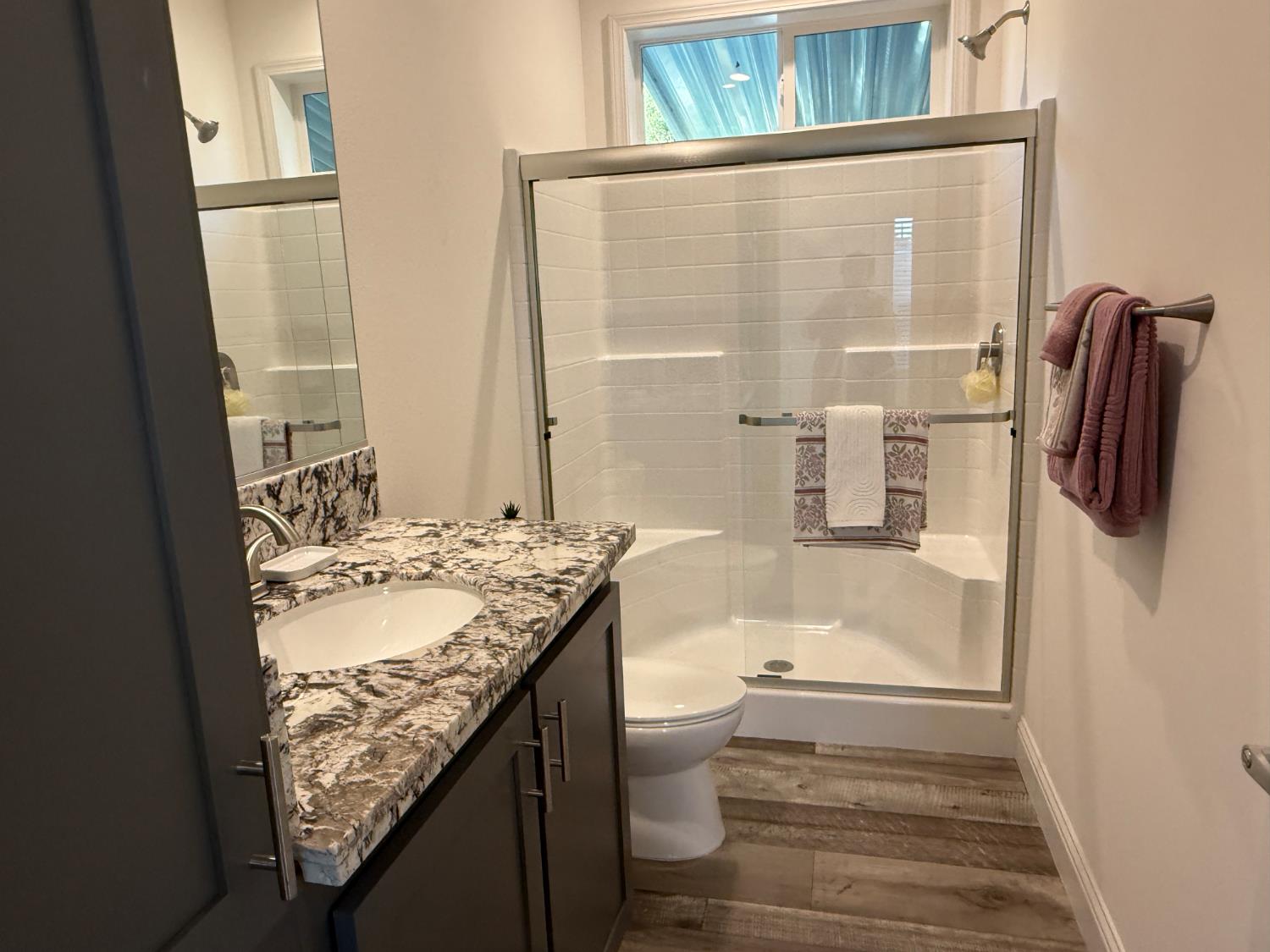 6048 Decloration Circle