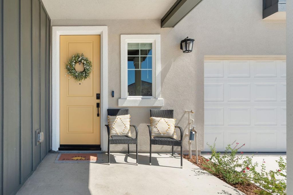 Photo of 678 Diamond Valley Road, West Sacramento, CA 95605 (MLS # 225122903)