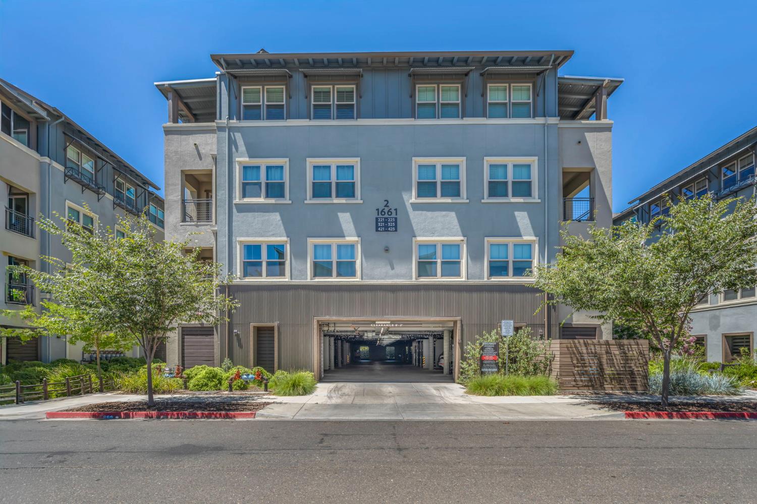 1661 Spring Street 421