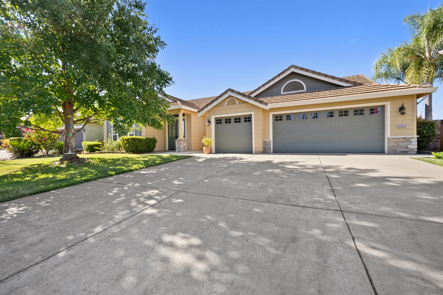 2524 Waterford Glen Circle