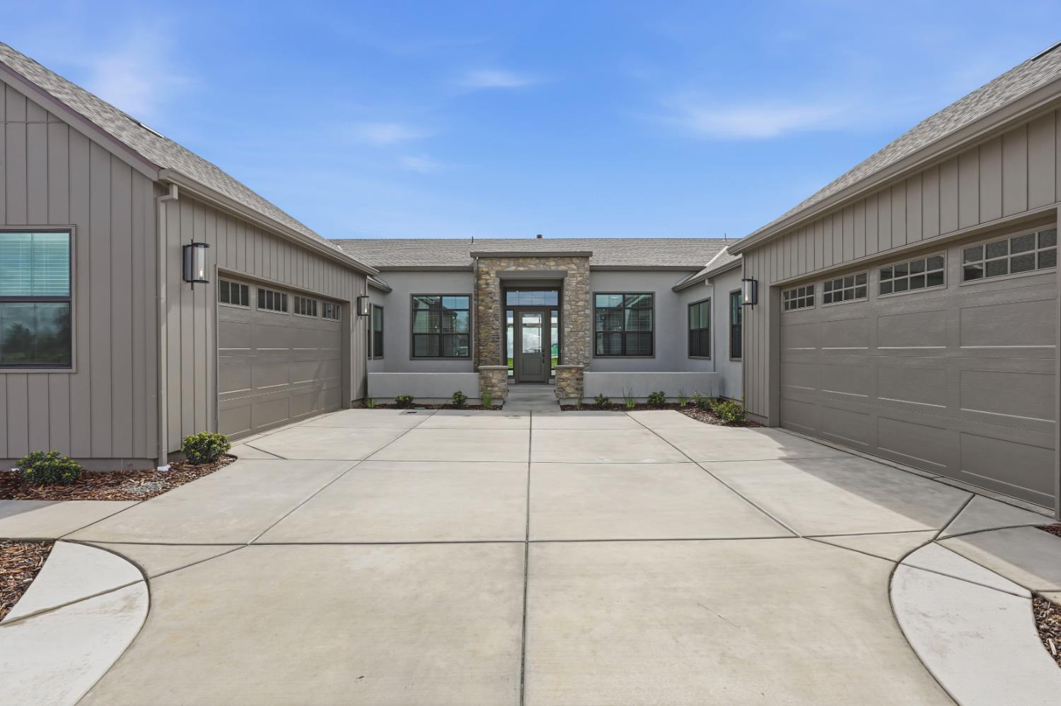 2815 Merryhue Place
