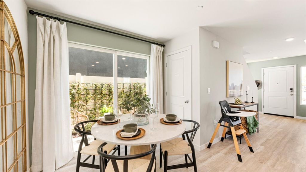 Photo of 230 Skyline Ridge Loop, Sacramento, CA 95834 (MLS # 226006527)