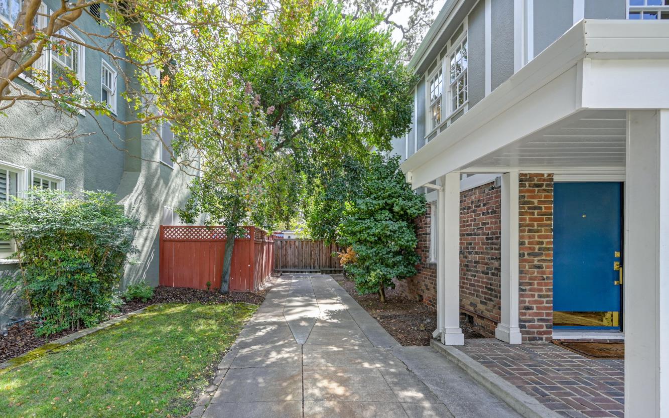 2680 Curtis Way