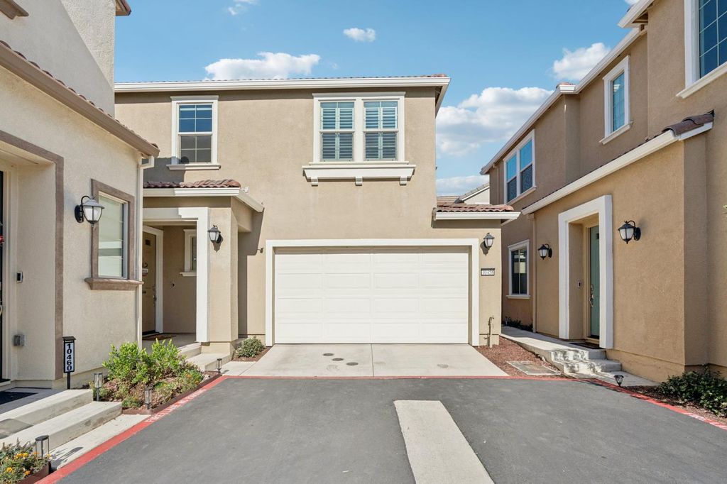 Photo of 10458 Oboe Way, Elk Grove, CA 95757 (MLS # 226009038)