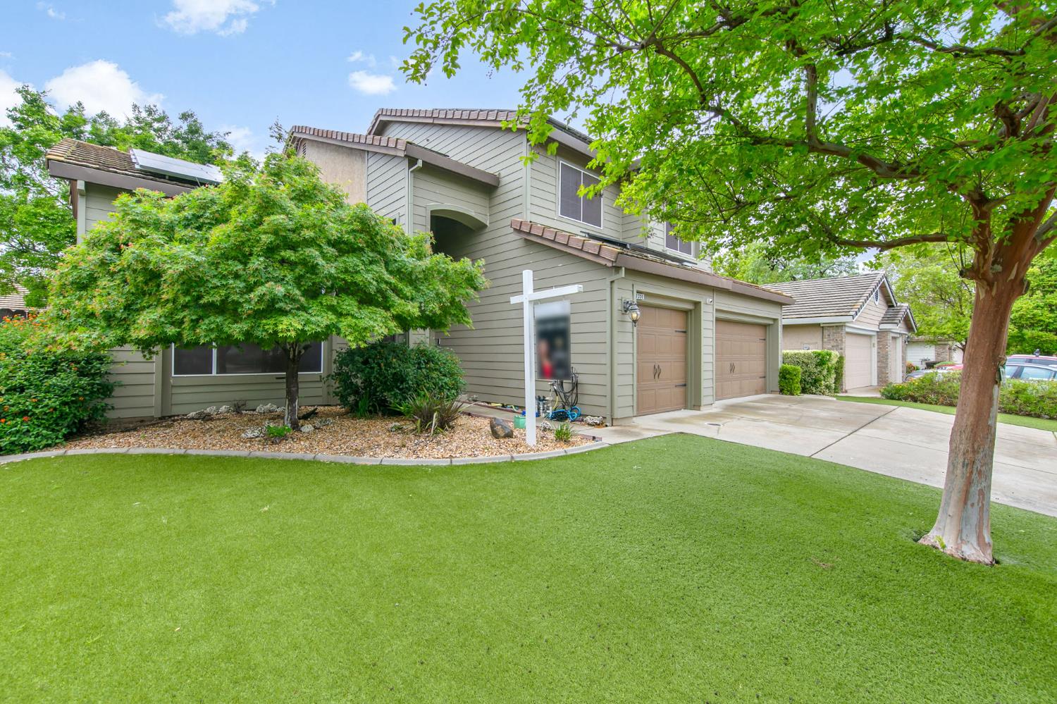 1351 Longfellow Circle