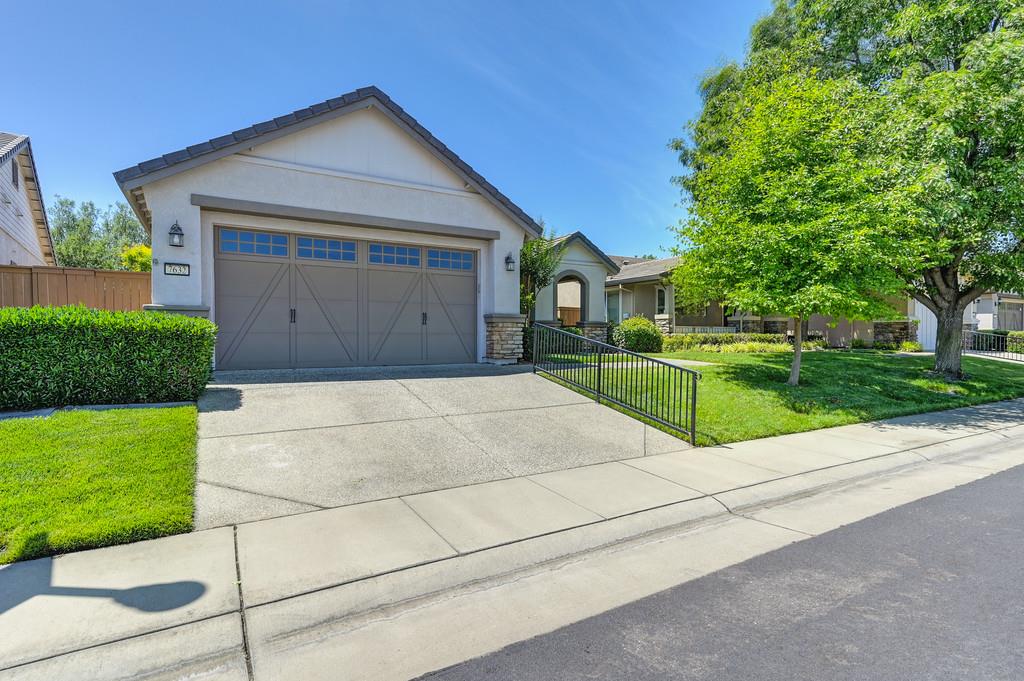 7632 Chatsworth Circle