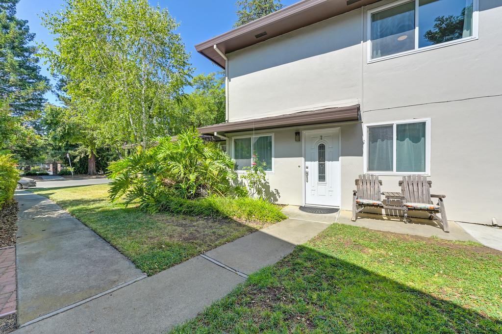 1833 Fremont Court 2