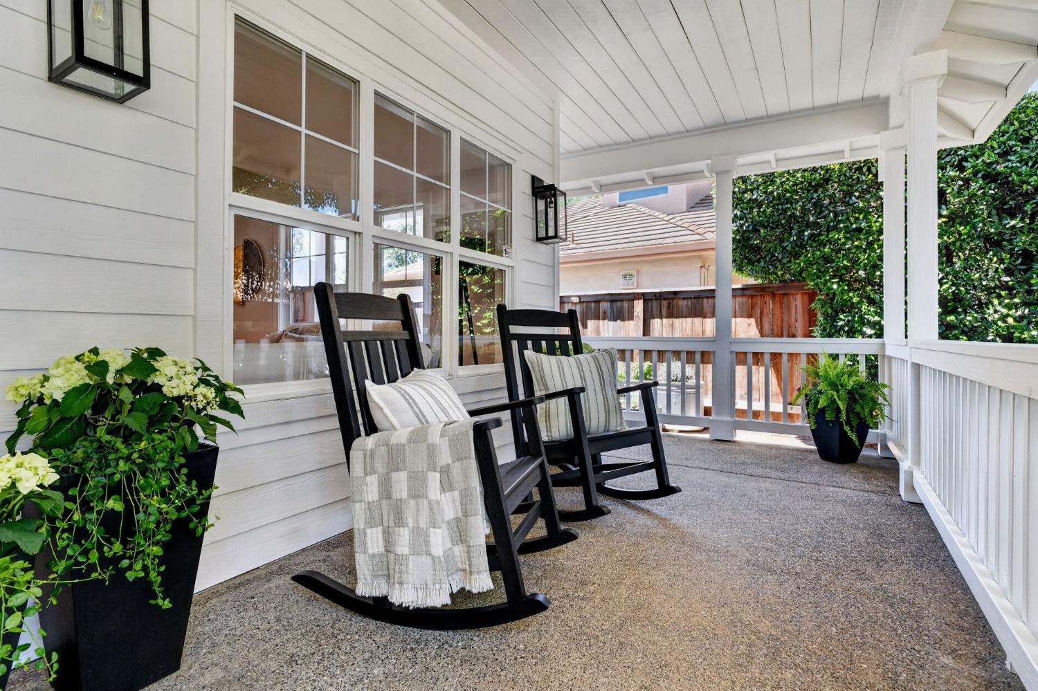 1731 El Pescador Court