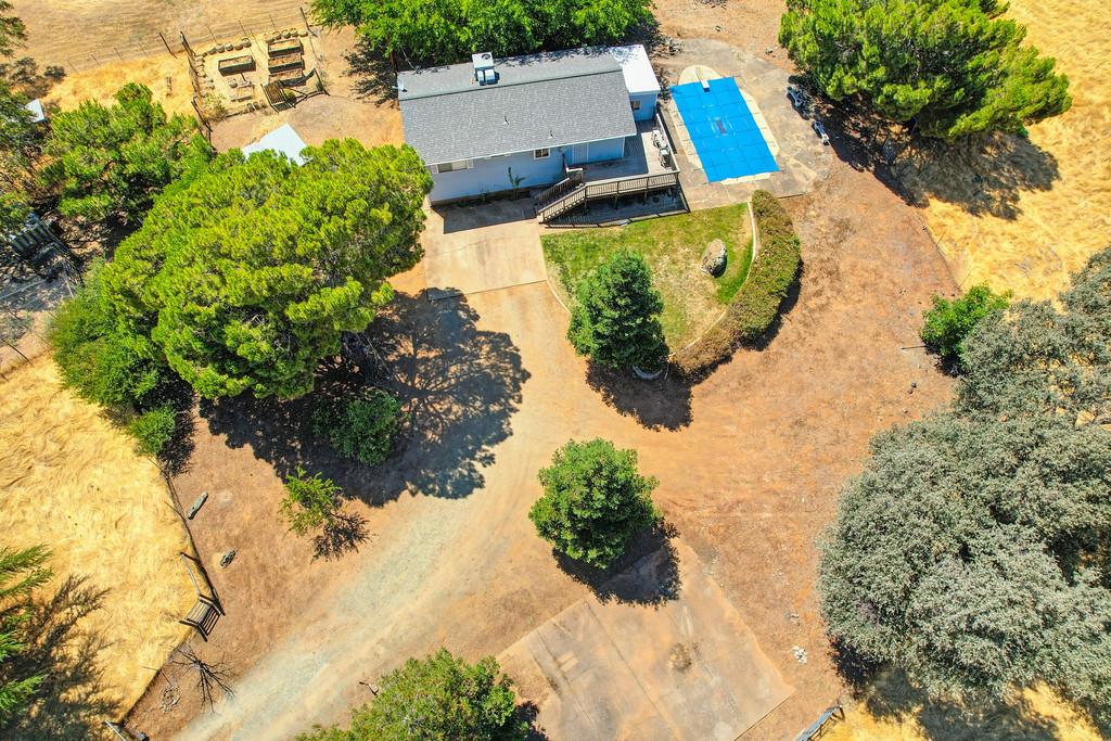 3901 Luneman Road
