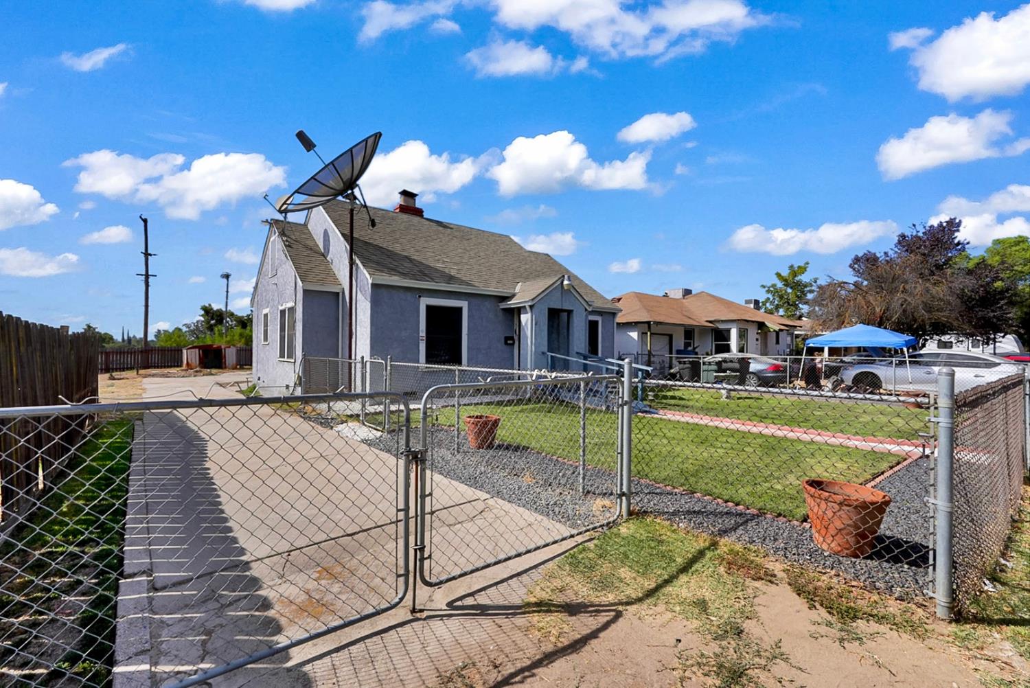 1645 Victoria Drive - Photo 3