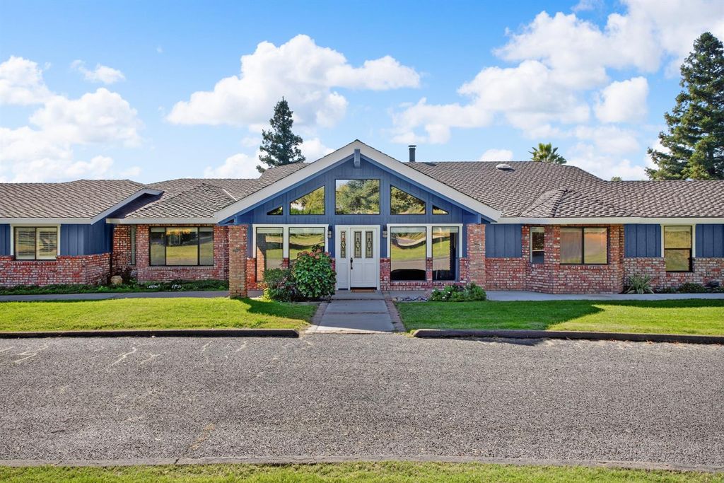 Photo of 12318 Rancheria Drive, Oakdale, CA 95361 (MLS # 225140166)