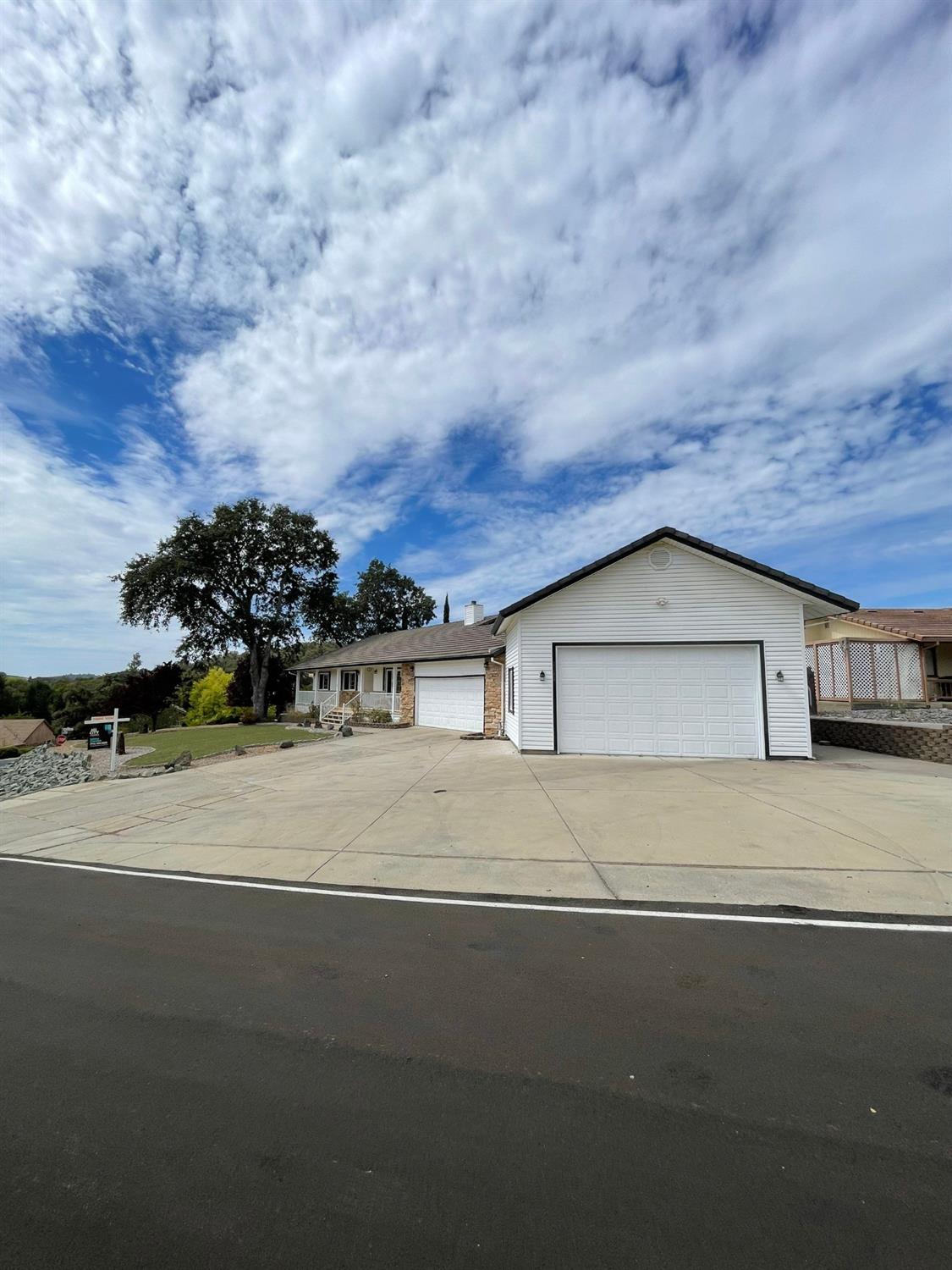 2088 Greenbriar Road