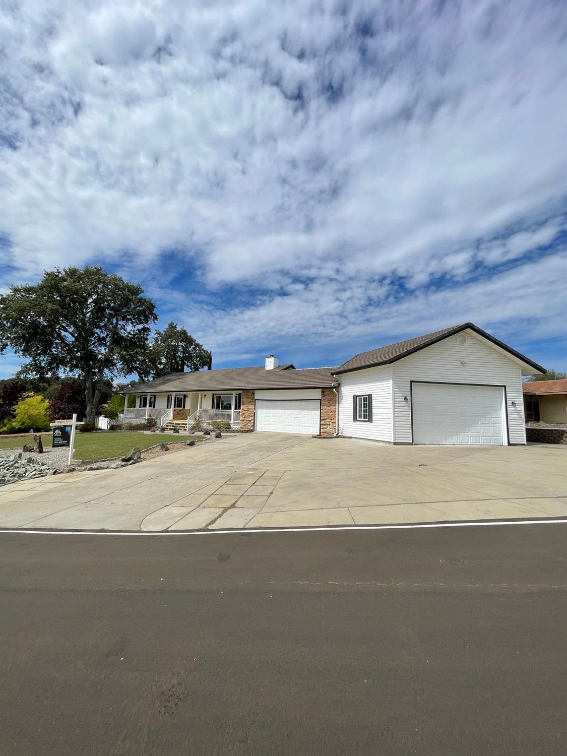 2088 Greenbriar Road
