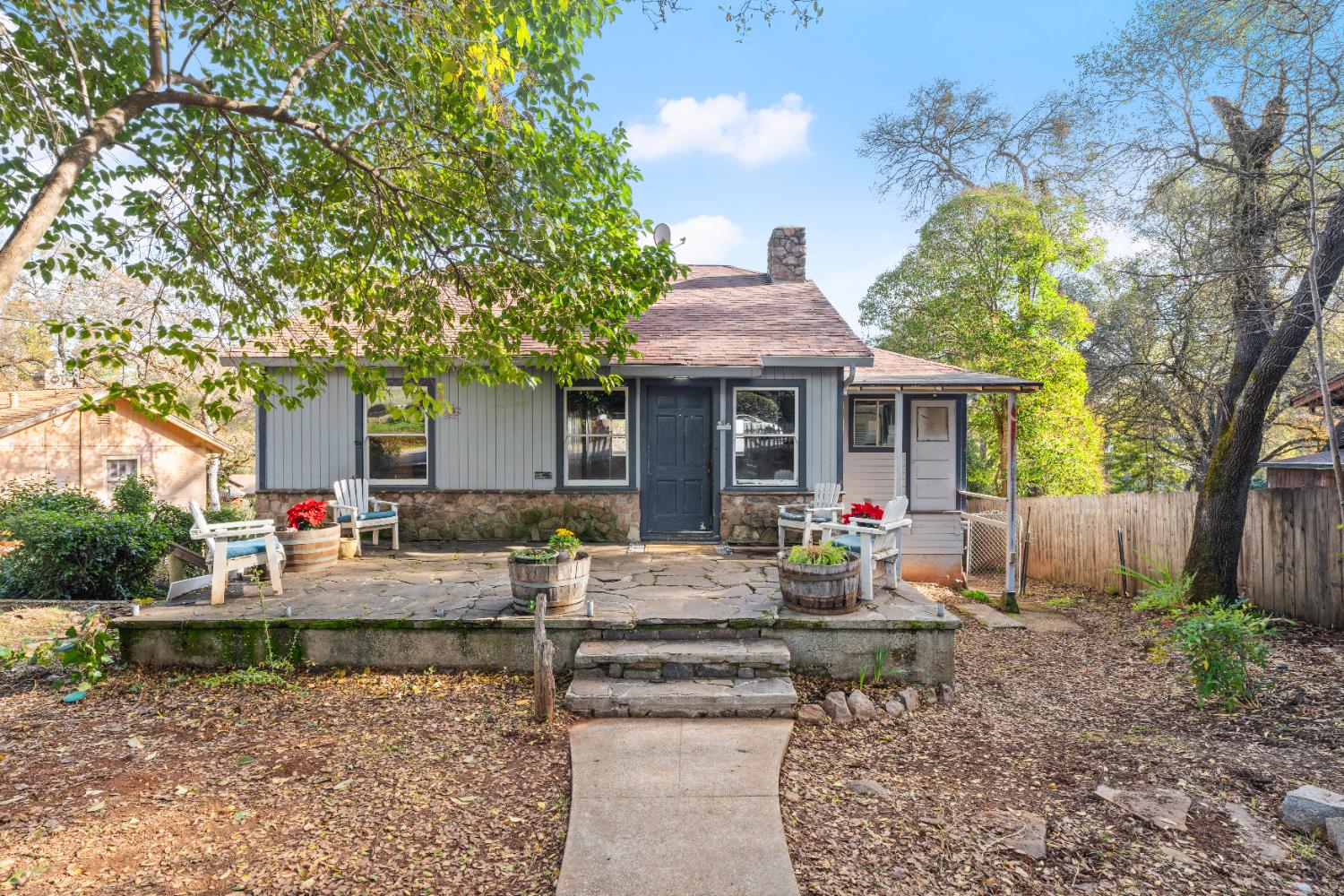 330 Foresthill Avenue