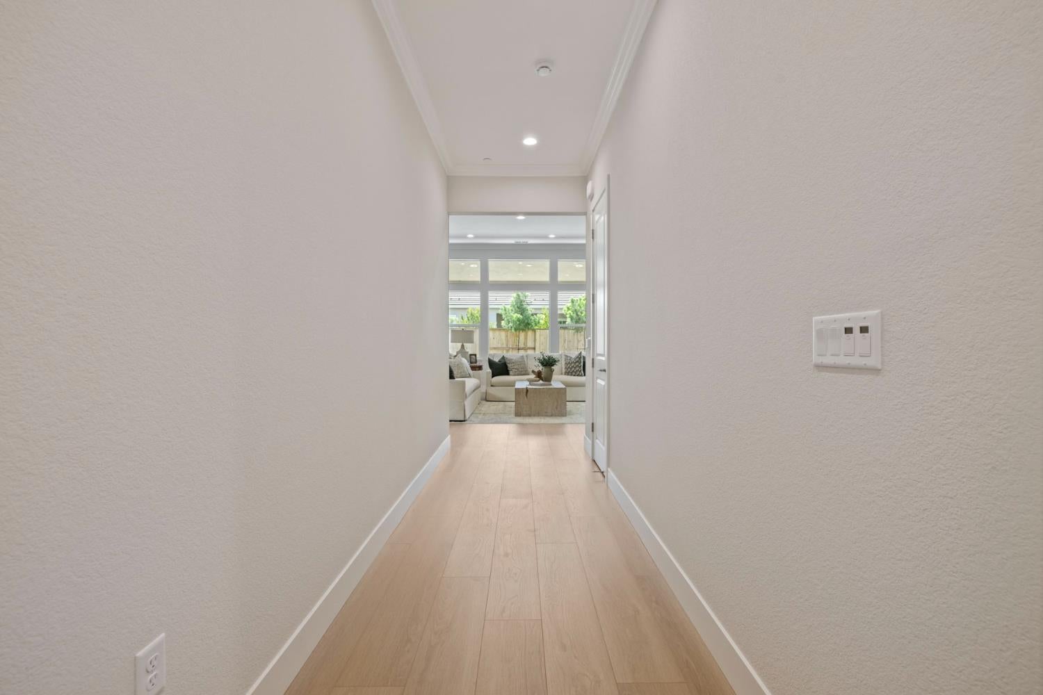 2920 La Jolla Way