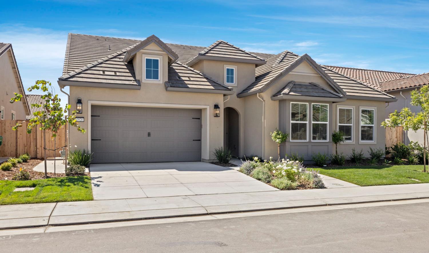 2920 La Jolla Way