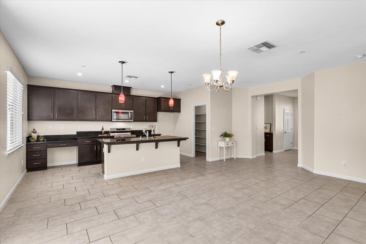 Atwater, California 95301, United States, 4 Bedrooms Bedrooms, ,4 BathroomsBathrooms,Residential,Active,190799