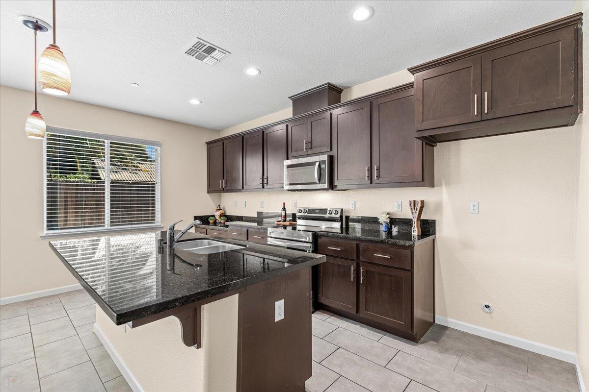 Atwater, California 95301, United States, 4 Bedrooms Bedrooms, ,4 BathroomsBathrooms,Residential,Active,190799