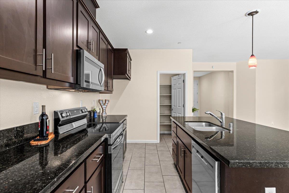 Atwater, California 95301, United States, 4 Bedrooms Bedrooms, ,4 BathroomsBathrooms,Residential,Active,190799